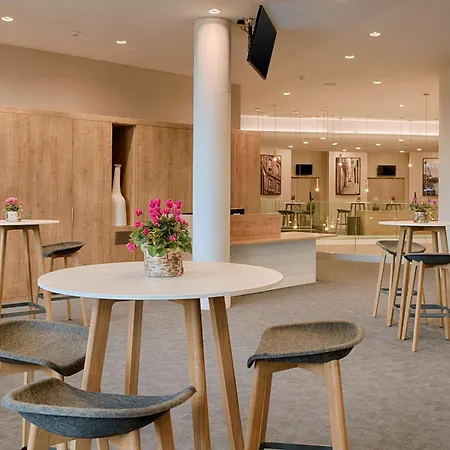 Nh Toulouse Airport 4*