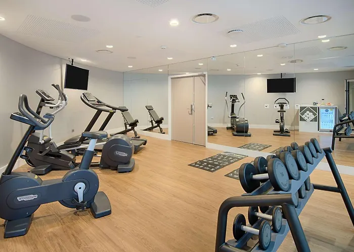 Nh Toulouse Airport 호텔 4*