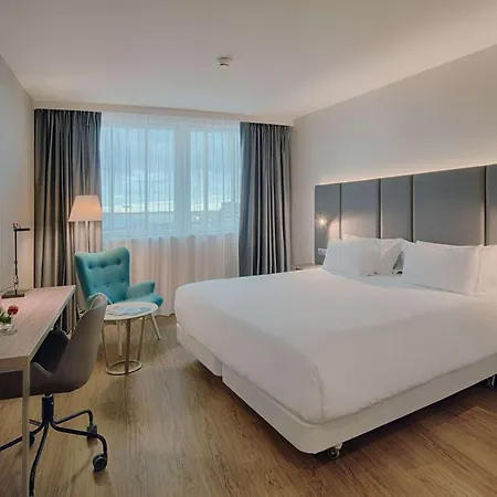 Nh Toulouse Airport 4*