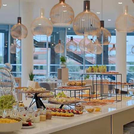 Hotel Nh Toulouse Airport 4*