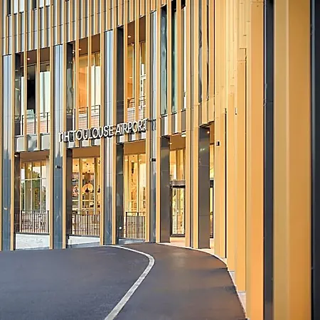 Nh Toulouse Airport Hotel 4*