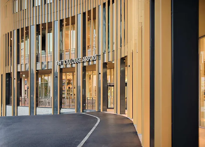 Nh Toulouse Airport בלנאק