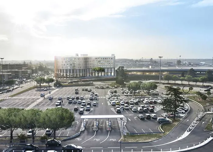 Nh Toulouse Airport 4*